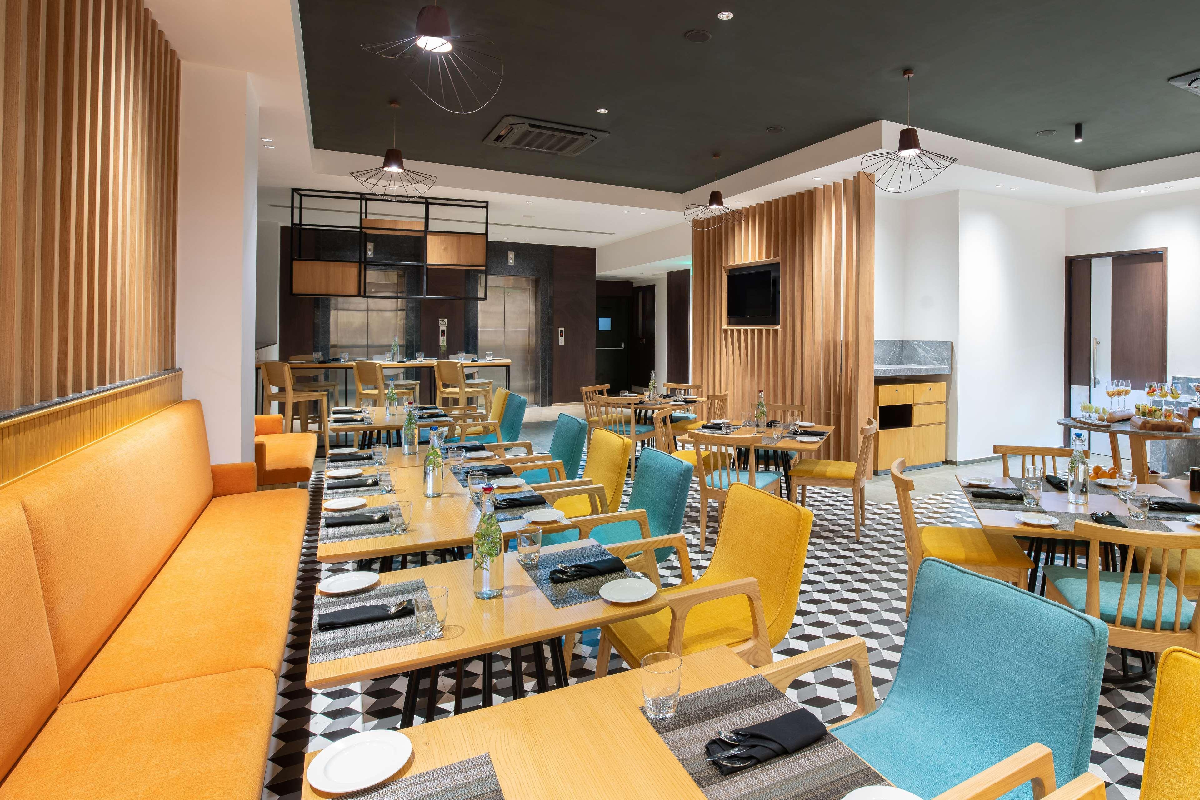 Park Inn By Radisson Gwalior Exterior photo